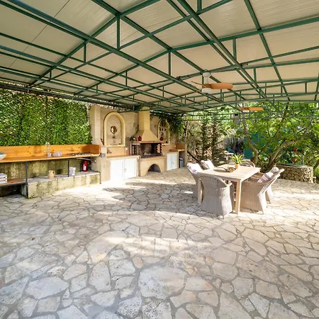 Sissi Luxury Hébergement de vacances Gastouri (Corfu)